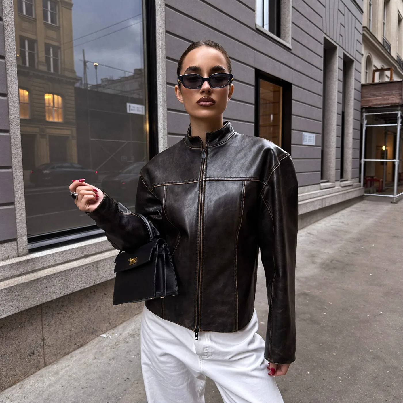 Woman wearing Buneri bikerjacke damen style 8