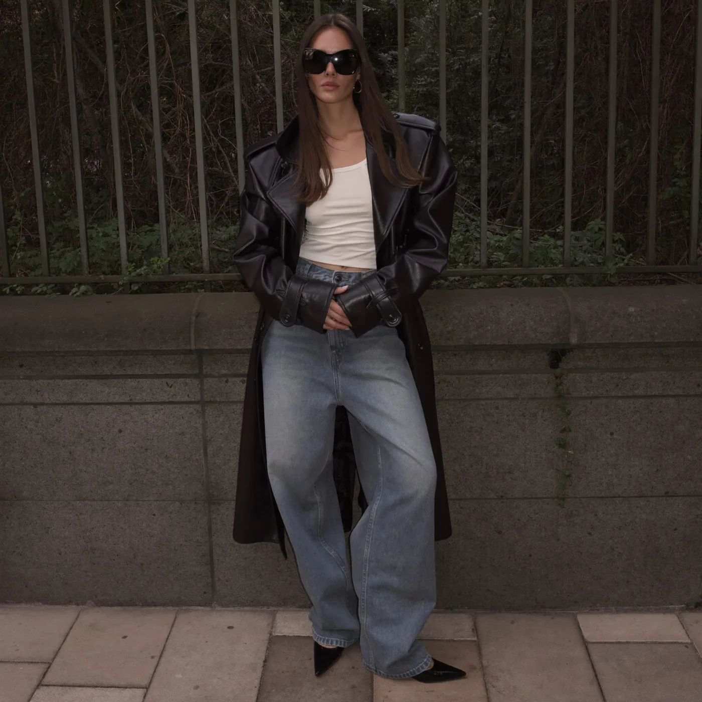 Woman wearing Buneri oversized lederjacke aesthetic 22