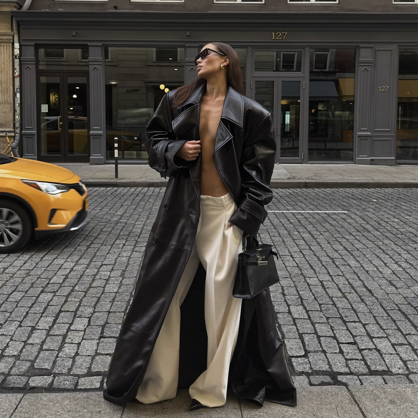 Woman wearing Buneri echtlederjacke damen look 11