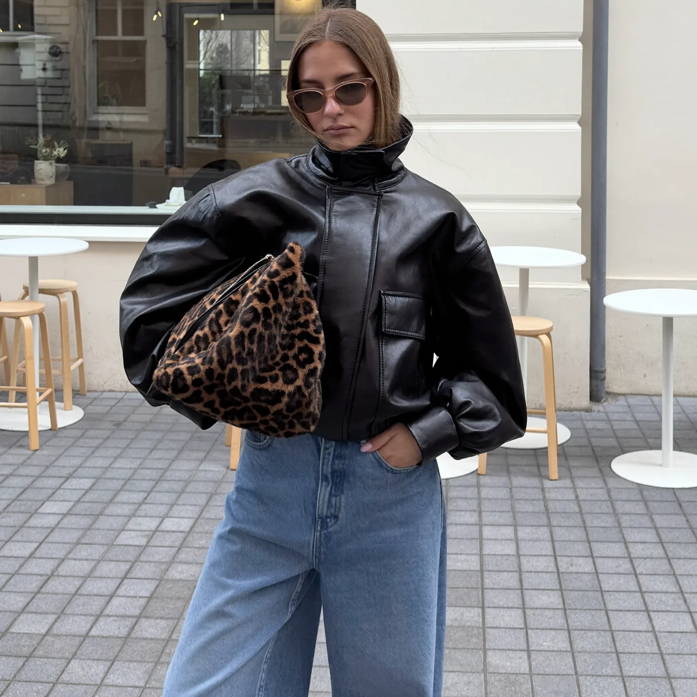 Woman wearing Buneri streetwear lederjacke frauen 12