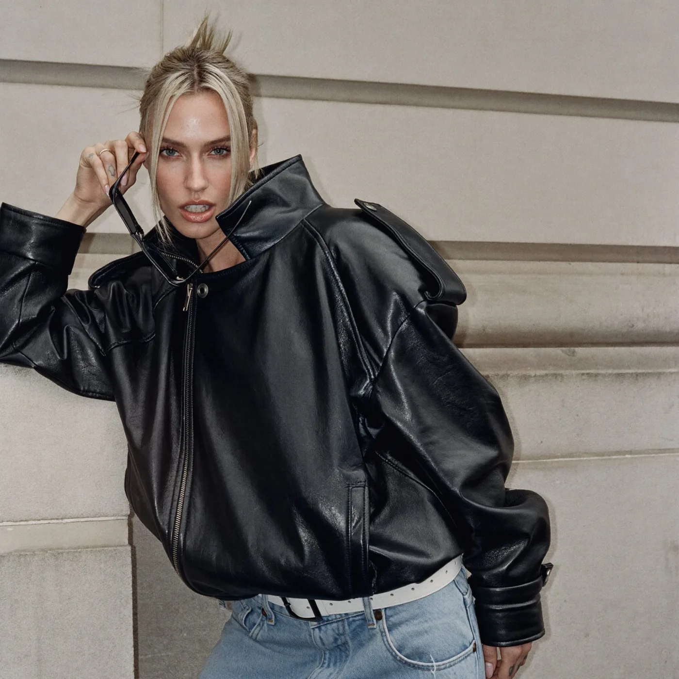 Woman wearing Buneri autumn outfit leather jacket 5