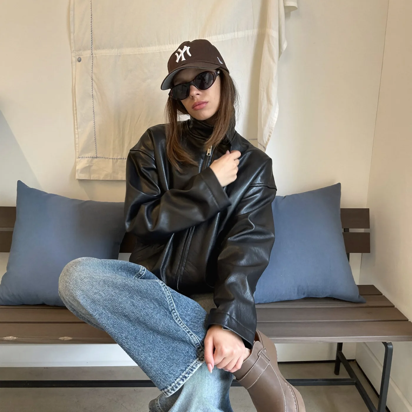 Woman wearing Buneri tendance veste en cuir femme 17