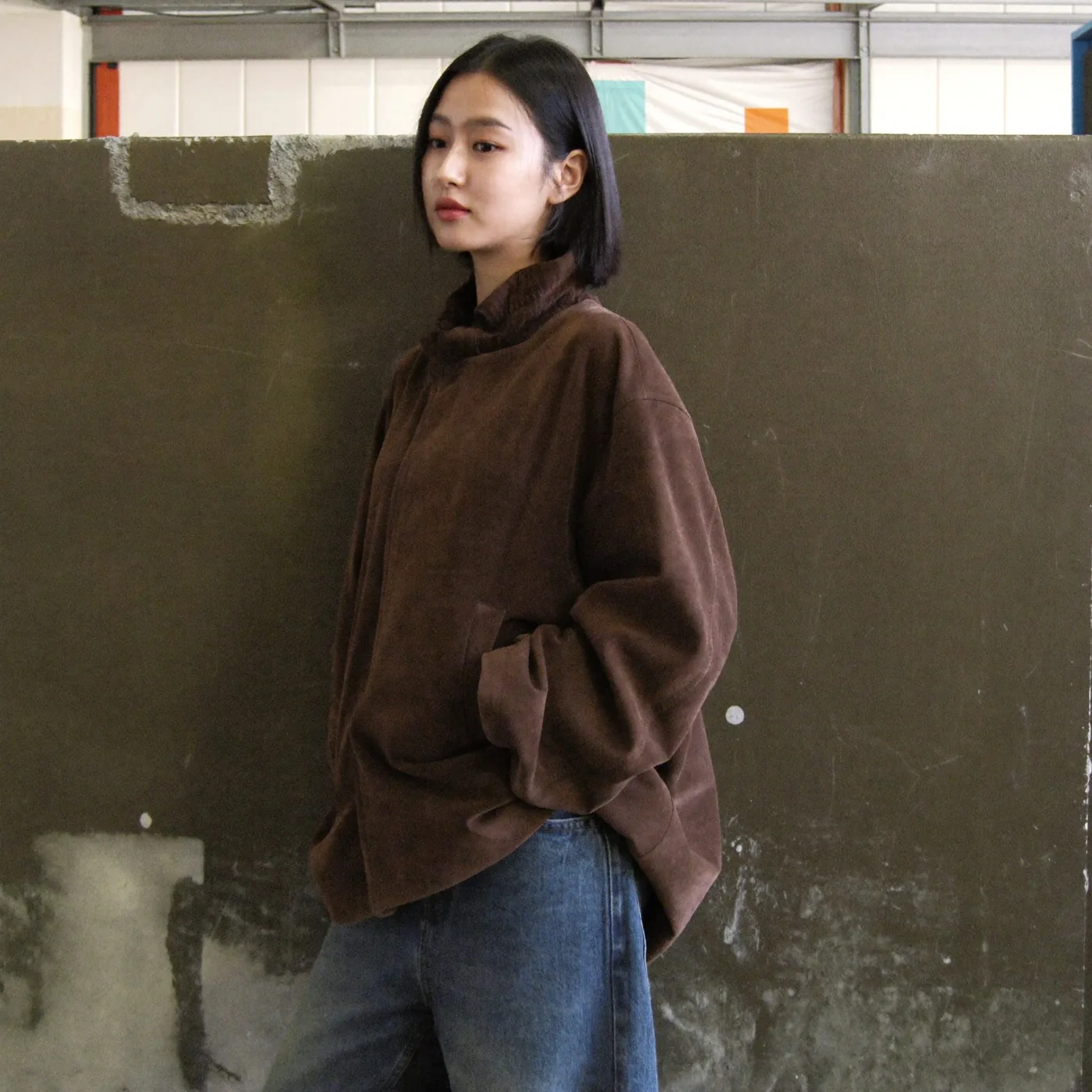 Woman wearing Buneri veste en cuir style automne 10