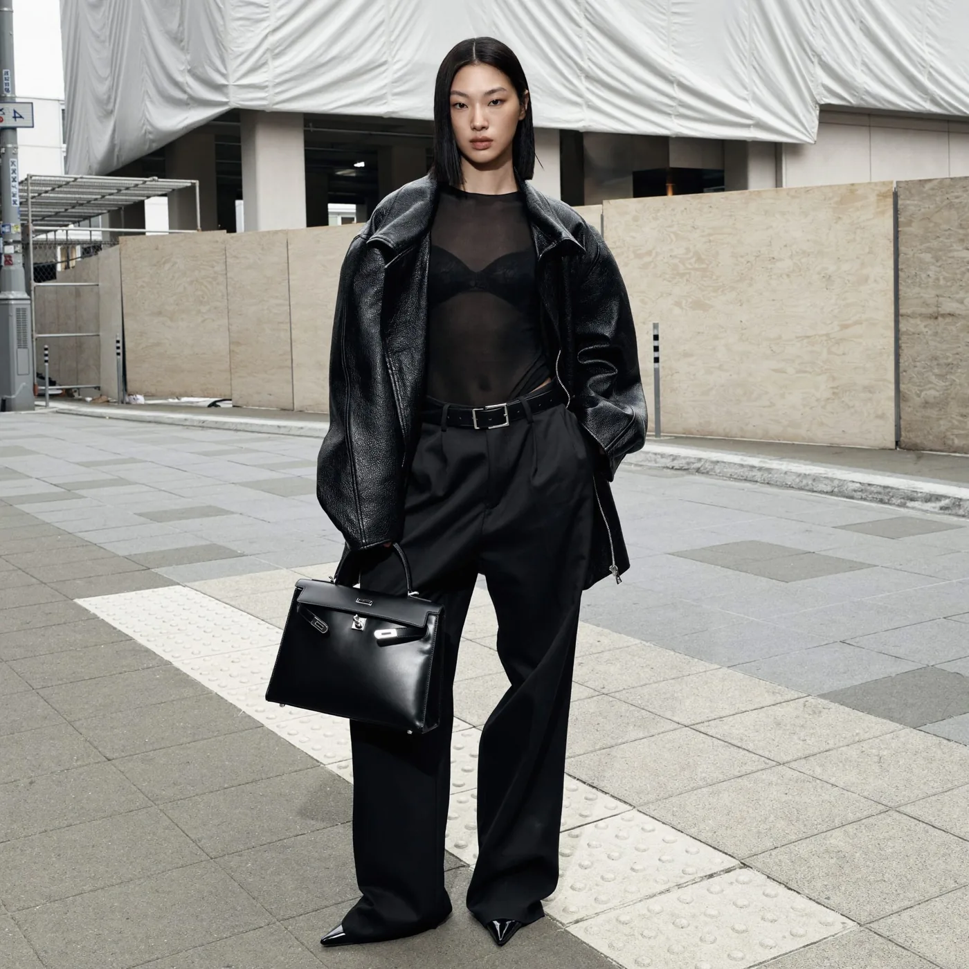 Woman wearing Buneri borkabat noi outfit 11