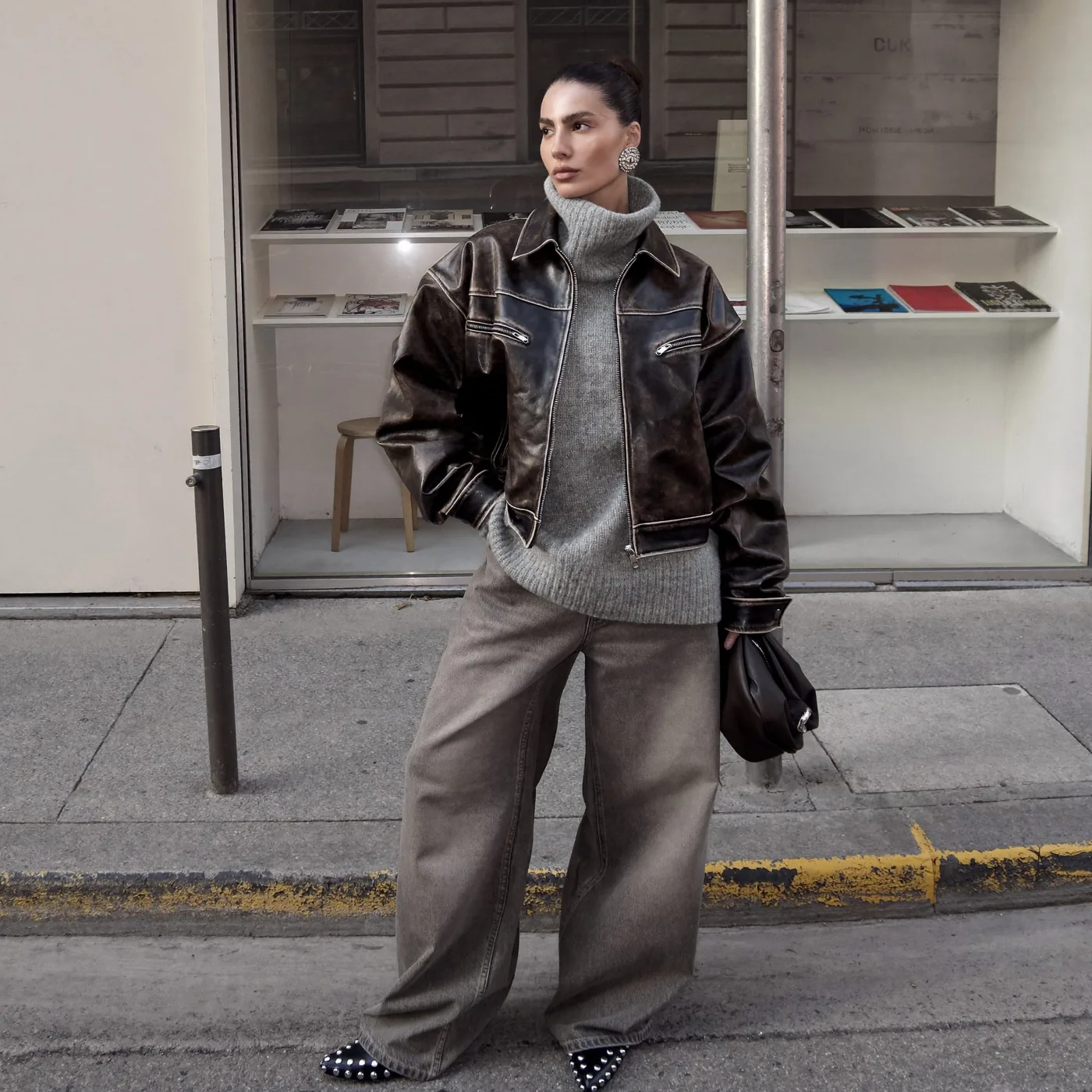 Woman wearing Buneri borkabat szett osz 13