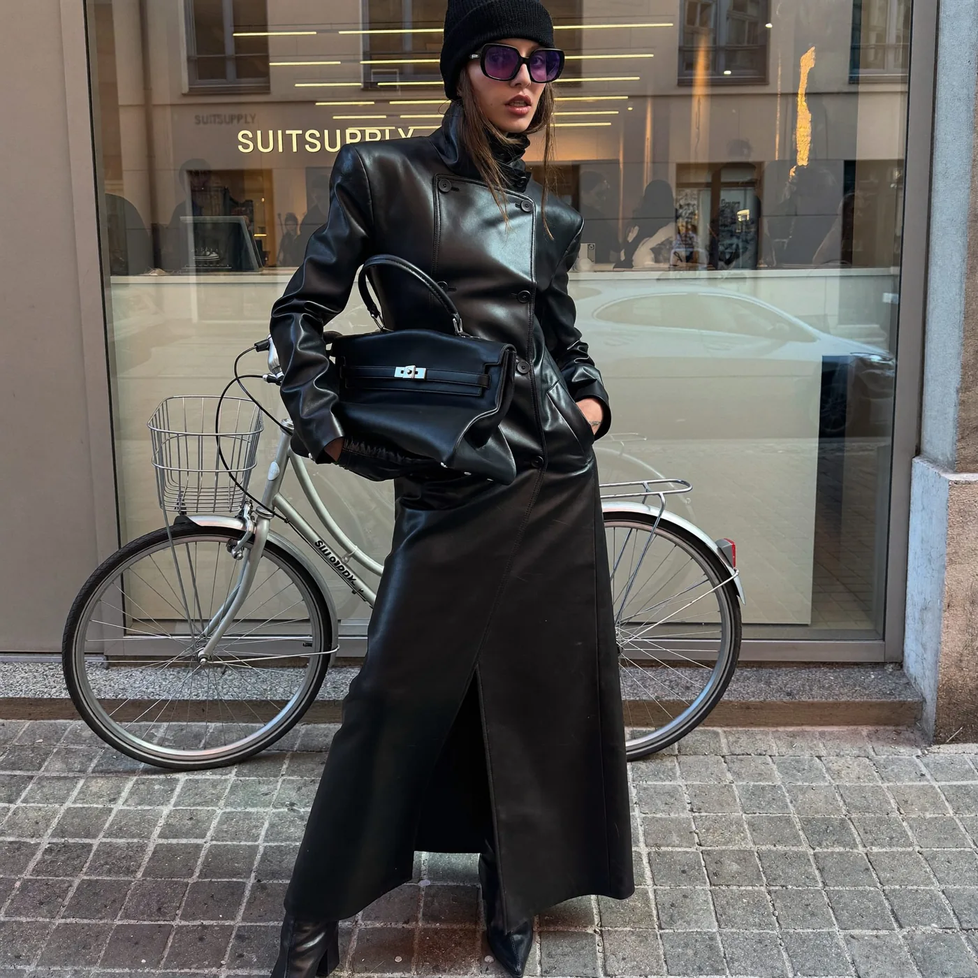 Woman wearing Buneri borkabat szett osz 3