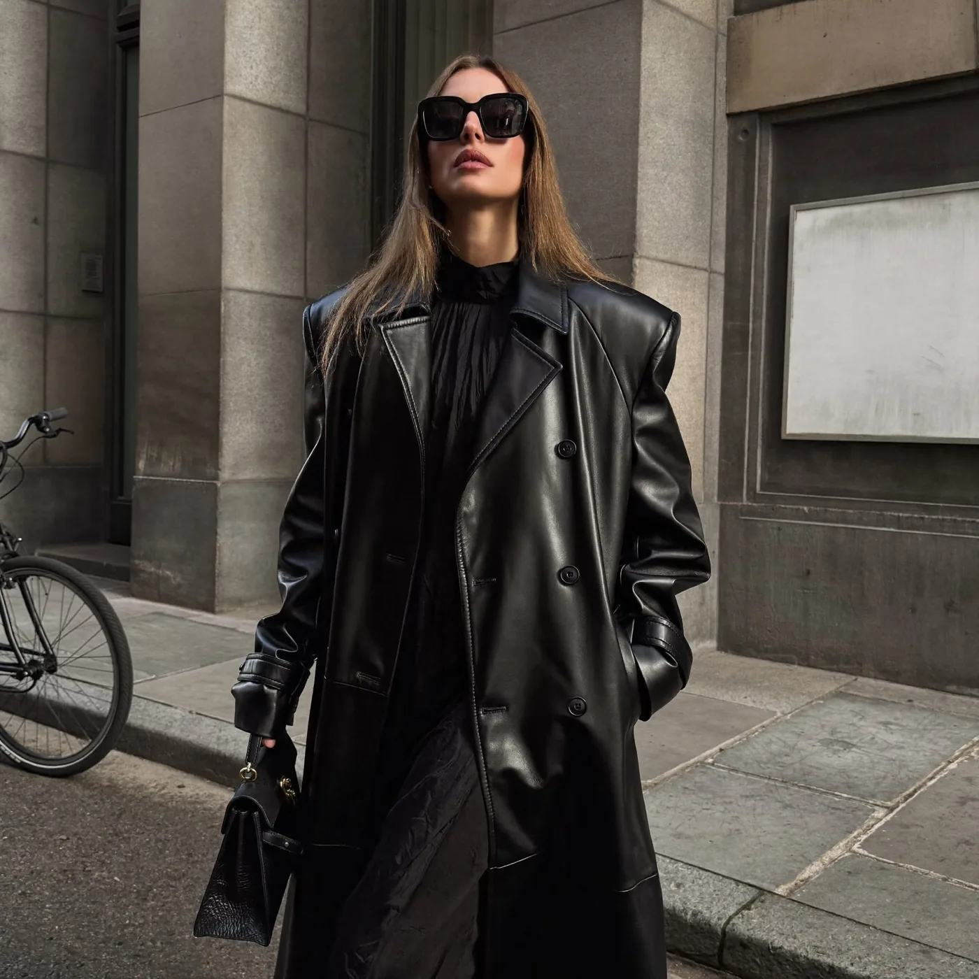 Woman wearing Buneri chiodo pelle donna outfit 14