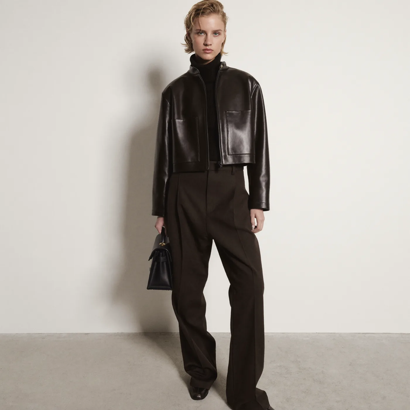 Woman wearing Buneri chiodo pelle donna outfit 9
