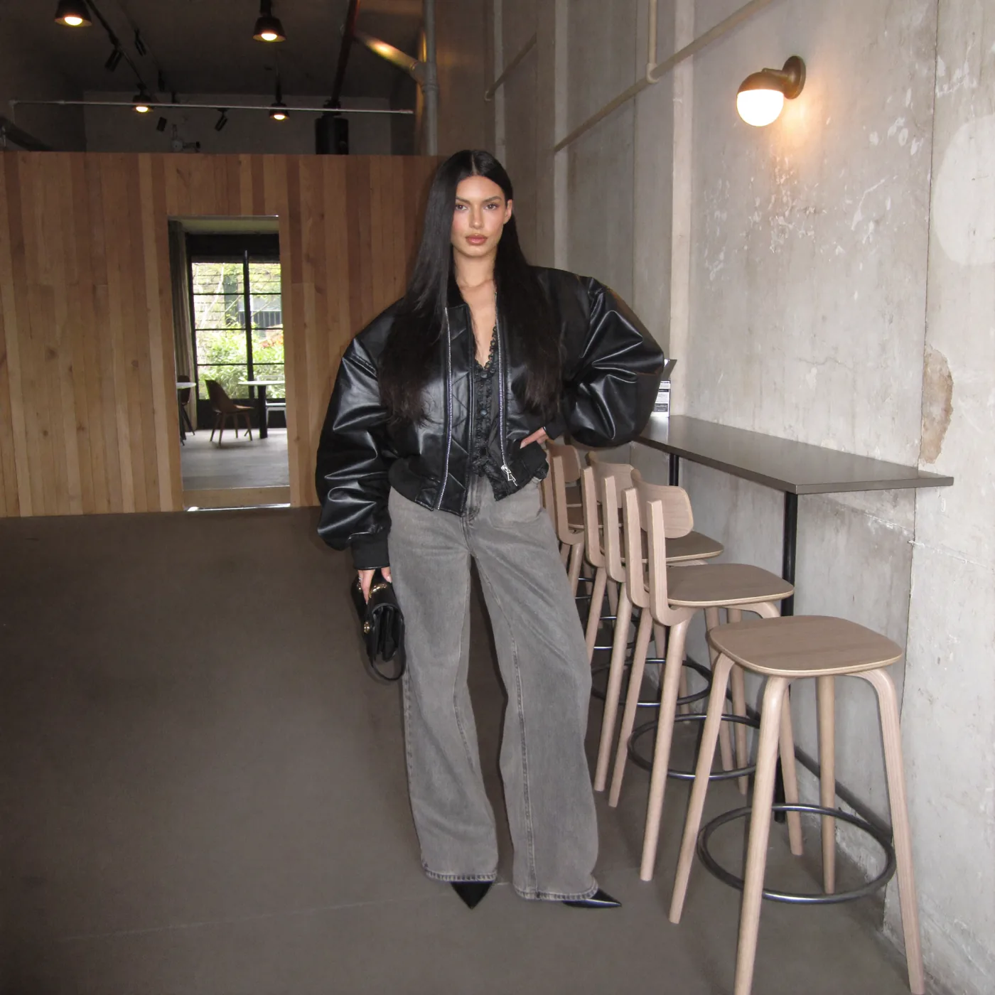 Woman wearing Buneri outfit giacca di pelle donna 11
