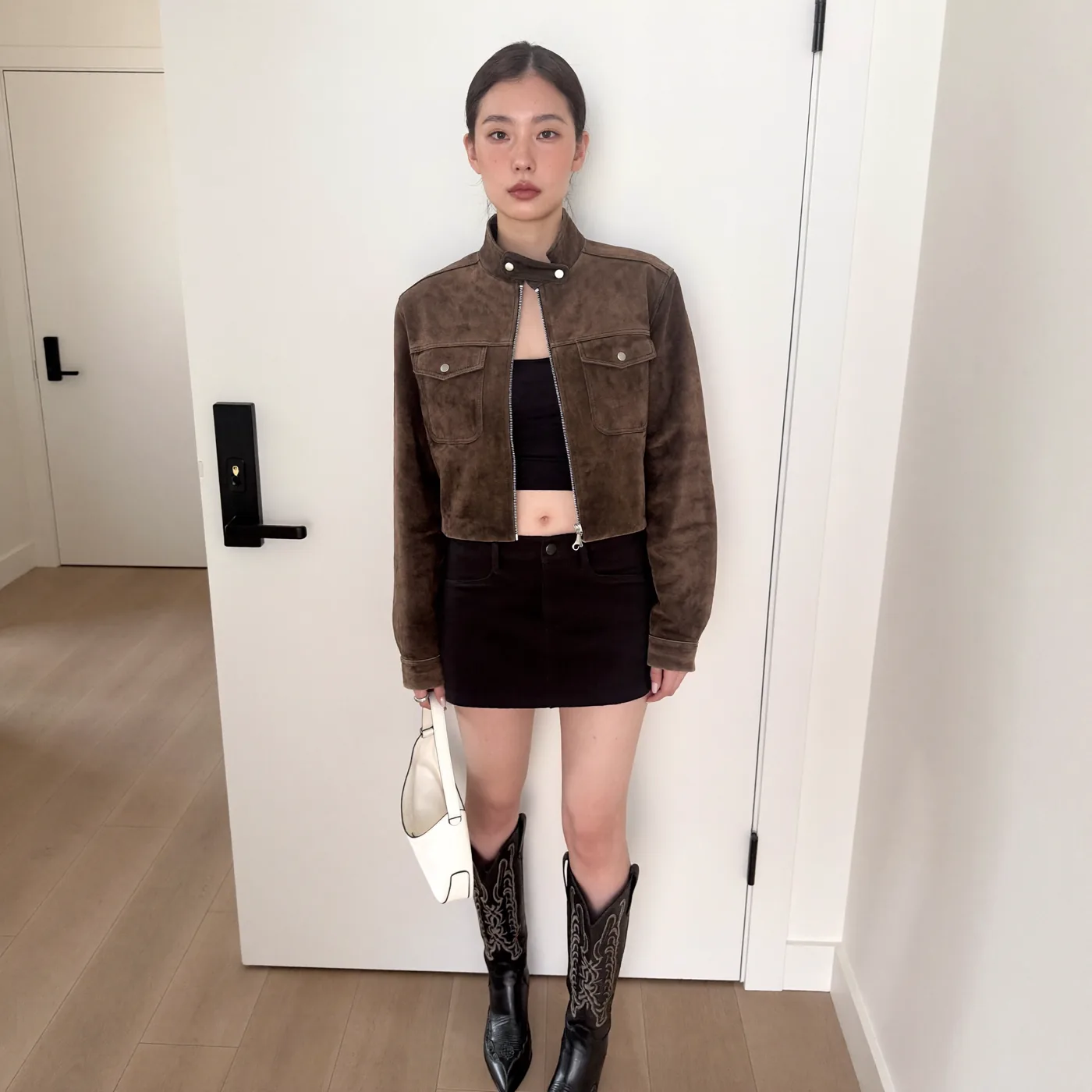 Woman wearing Buneri giacca di pelle stile autunno 13