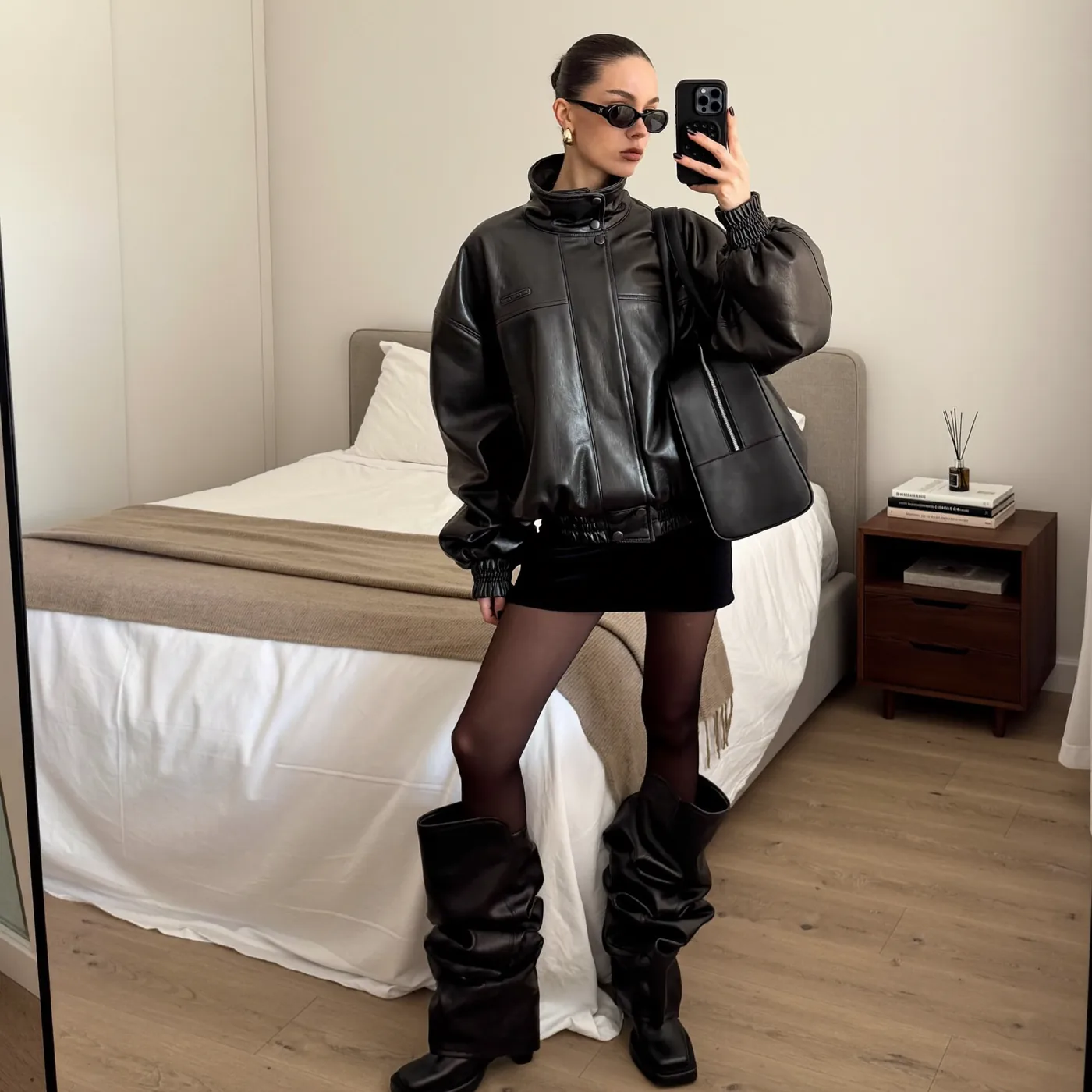 Woman wearing Buneri giacca di pelle stile autunno 8
