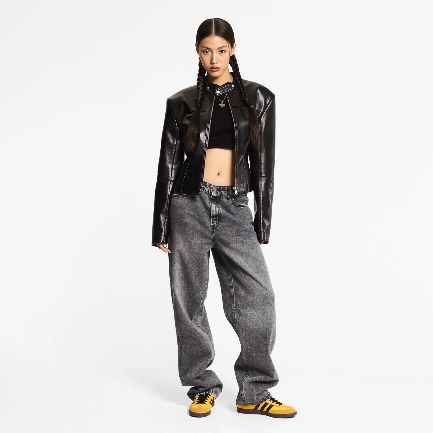 Woman wearing Buneri biker jacket damska styl 14