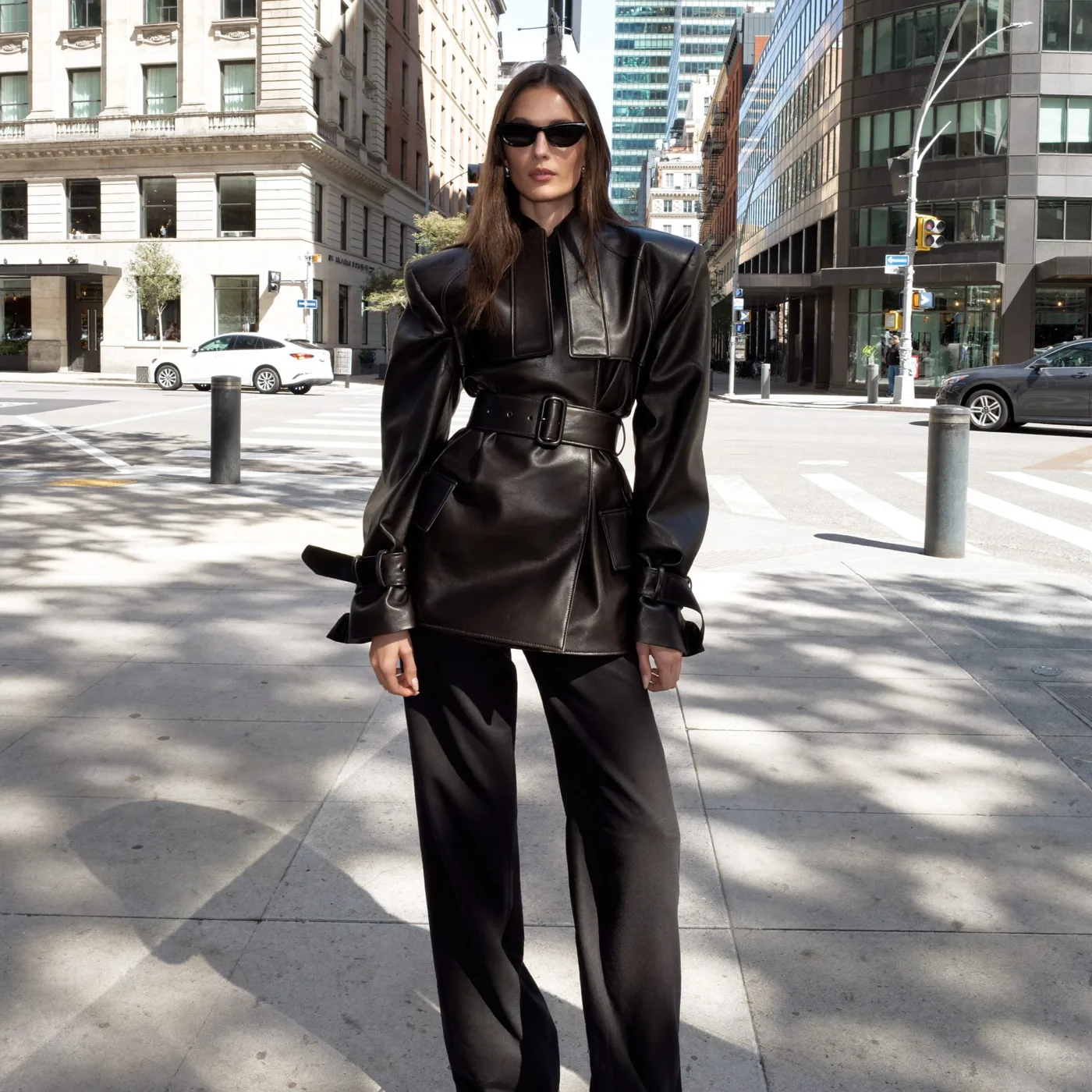 Woman wearing Buneri ramoneska damska outfit 12