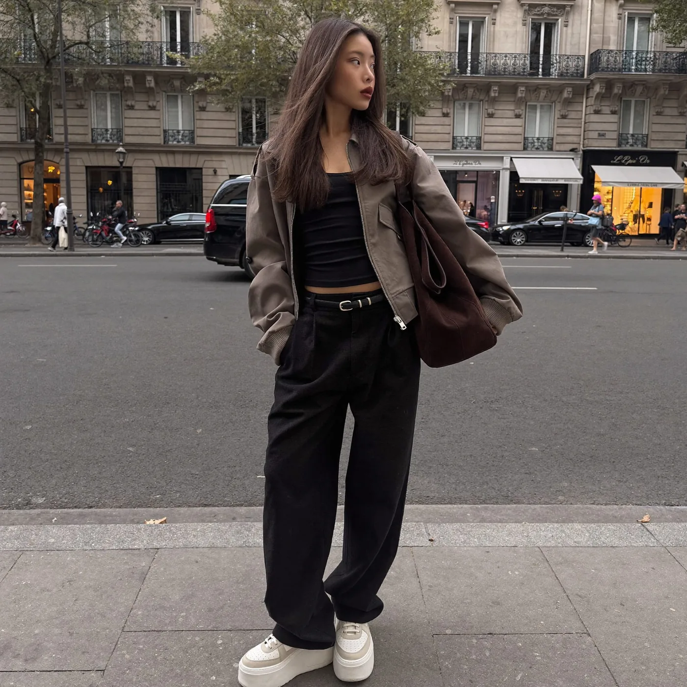 Woman wearing Buneri czarna kurtka skorzana outfit 15